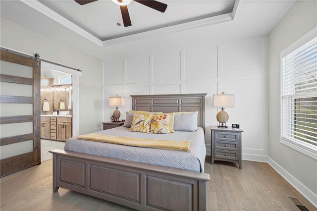 814 NW Hickory Ridge Drive, Grain Valley, MO 64029