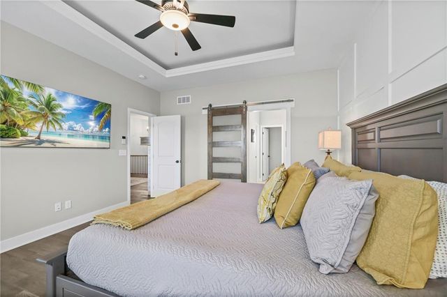 814 NW Hickory Ridge Drive, Grain Valley, MO 64029