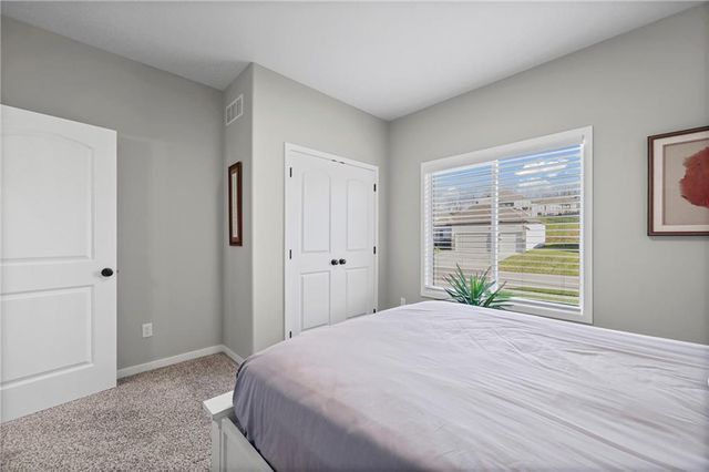 814 NW Hickory Ridge Drive, Grain Valley, MO 64029