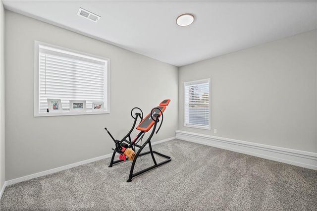 814 NW Hickory Ridge Drive, Grain Valley, MO 64029