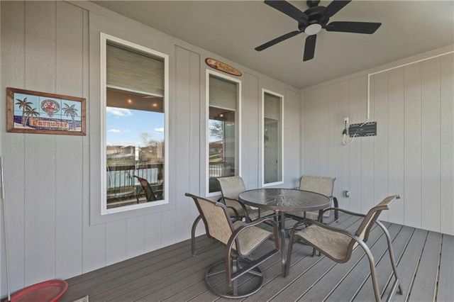 814 NW Hickory Ridge Drive, Grain Valley, MO 64029