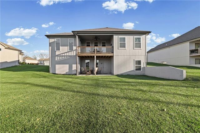 814 NW Hickory Ridge Drive, Grain Valley, MO 64029