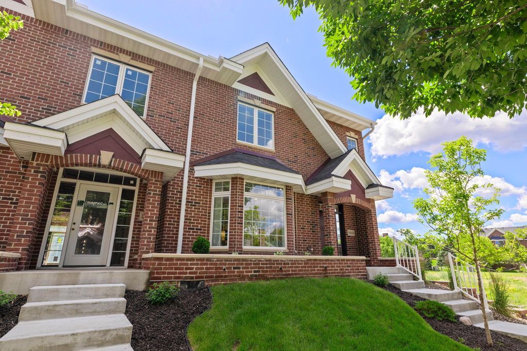 10823 Falling Water Lane B, Woodbury, MN 55129 — photo 3