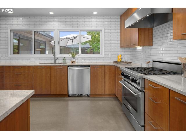 3105 Sw 98TH Ave, Portland, OR 97225