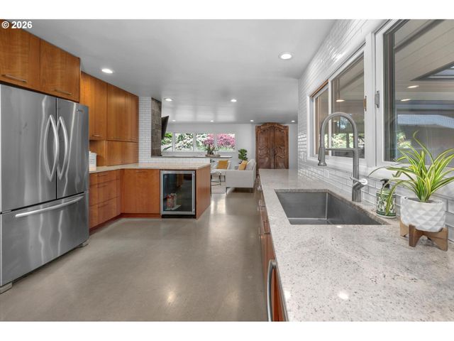 3105 Sw 98TH Ave, Portland, OR 97225