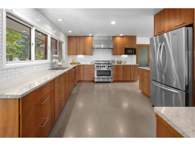 3105 Sw 98TH Ave, Portland, OR 97225