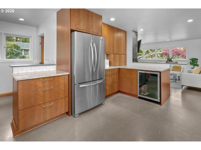 3105 Sw 98TH Ave, Portland, OR 97225