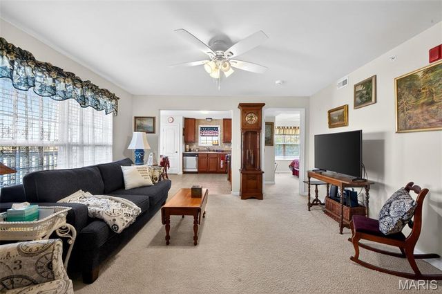 2021 Piedmont Circle 201, St Peters, MO 63304