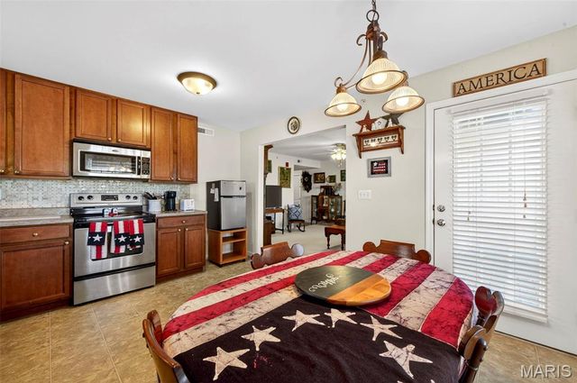 2021 Piedmont Circle 201, St Peters, MO 63304