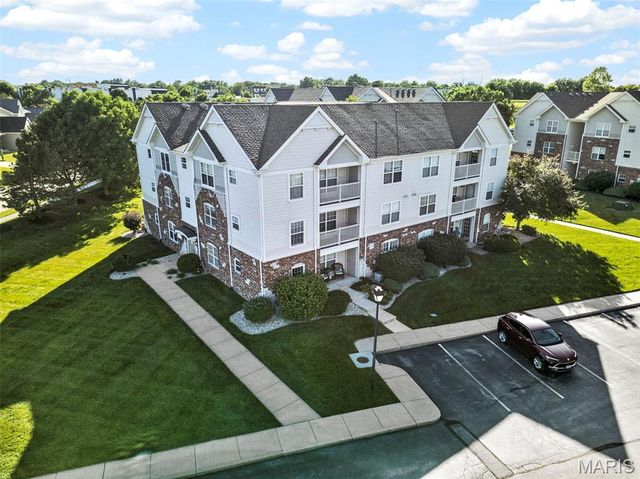 2021 Piedmont Circle 201, St Peters, MO 63304