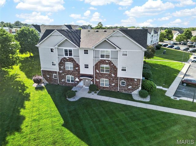 2021 Piedmont Circle 201, St Peters, MO 63304