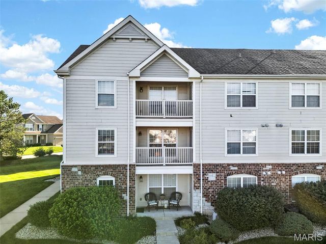 2021 Piedmont Circle 201, St Peters, MO 63304
