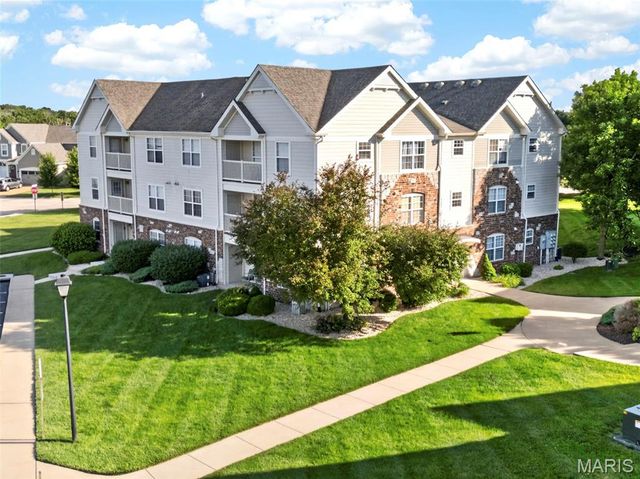 2021 Piedmont Circle 201, St Peters, MO 63304