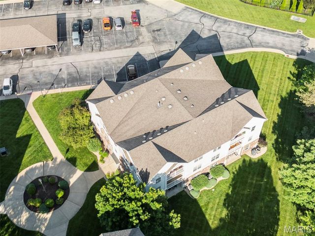 2021 Piedmont Circle 201, St Peters, MO 63304