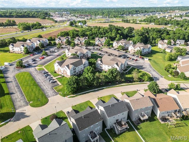 2021 Piedmont Circle 201, St Peters, MO 63304