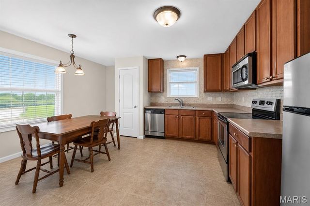 2021 Piedmont Circle 201, St Peters, MO 63304