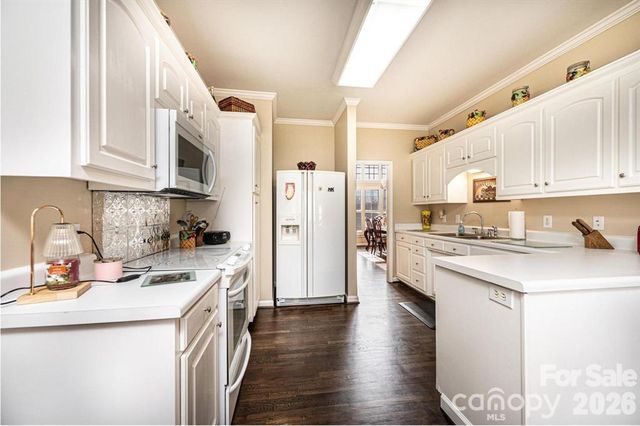 3992 Brickfield Street, Hickory, NC 28602