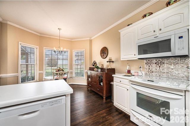 3992 Brickfield Street, Hickory, NC 28602