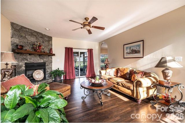 3992 Brickfield Street, Hickory, NC 28602