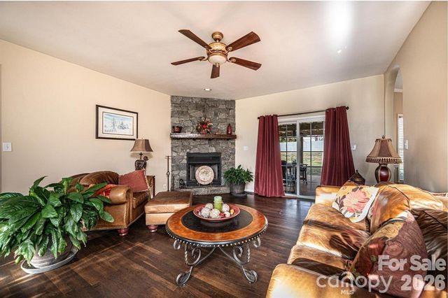 3992 Brickfield Street, Hickory, NC 28602