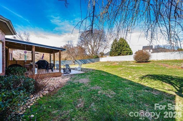 3992 Brickfield Street, Hickory, NC 28602
