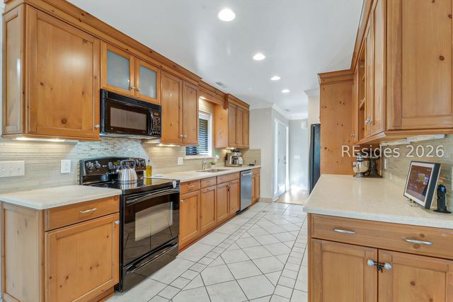 28 Chickadee Rd, Hilton Head Island, SC 29926