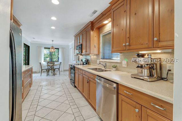 28 Chickadee Rd, Hilton Head Island, SC 29926