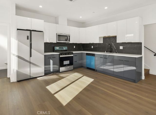 1731 S New Hampshire Avenue, Los Angeles, CA 90006