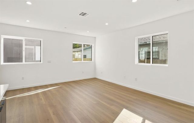 1731 S New Hampshire Avenue, Los Angeles, CA 90006