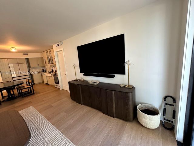 10185 Collins Ave 323, Bal Harbour, FL 33154