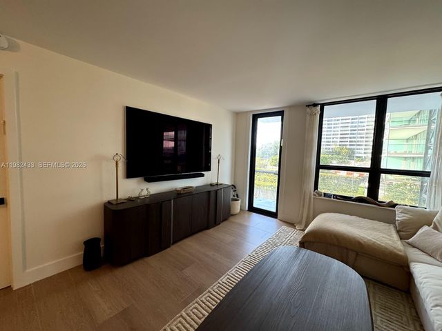 10185 Collins Ave 323, Bal Harbour, FL 33154