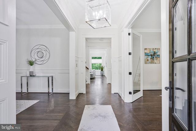 1712 EAST AVE, Mclean, VA 22101