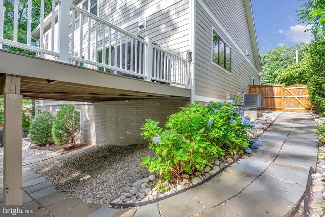 1712 EAST AVE, Mclean, VA 22101