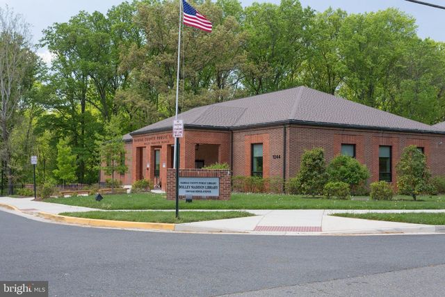 1712 EAST AVE, Mclean, VA 22101