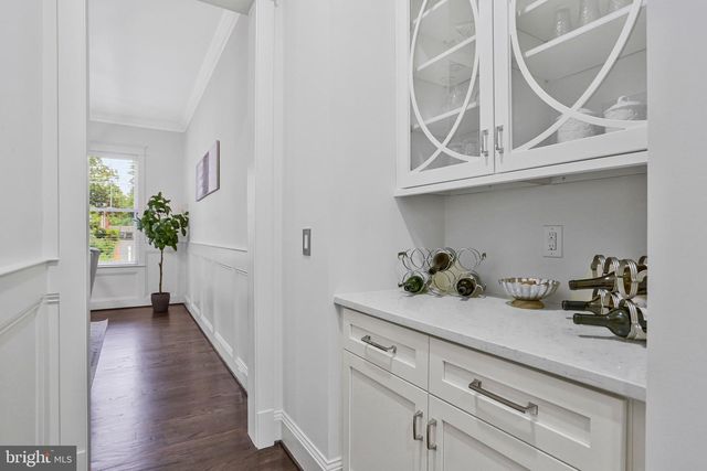 1712 EAST AVE, Mclean, VA 22101