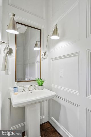1712 EAST AVE, Mclean, VA 22101