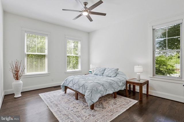 1712 EAST AVE, Mclean, VA 22101