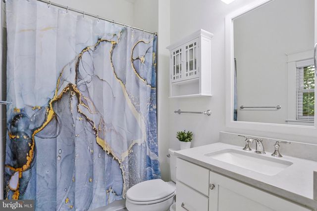 1712 EAST AVE, Mclean, VA 22101