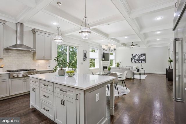 1712 EAST AVE, Mclean, VA 22101