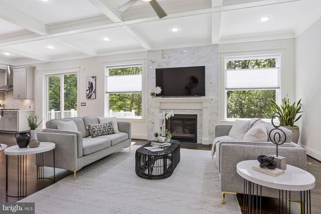 1712 EAST AVE, Mclean, VA 22101