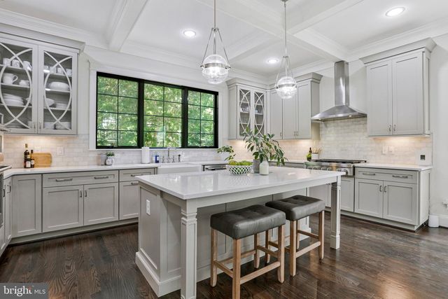 1712 EAST AVE, Mclean, VA 22101