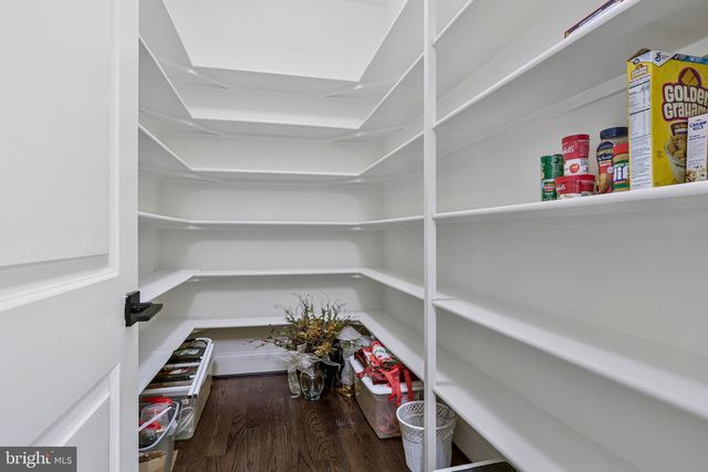 1712 EAST AVE, Mclean, VA 22101