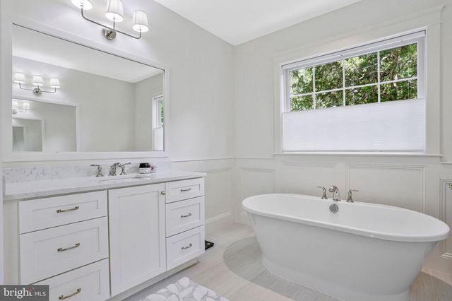 1712 EAST AVE, Mclean, VA 22101