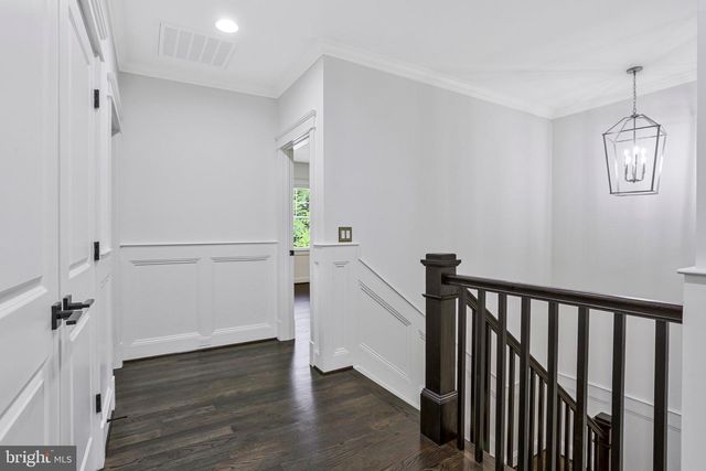 1712 EAST AVE, Mclean, VA 22101