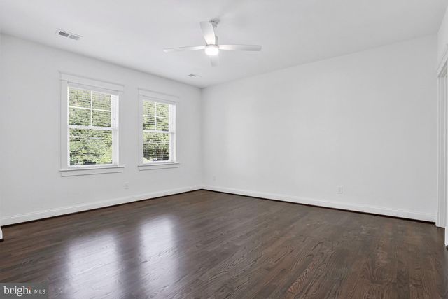 1712 EAST AVE, Mclean, VA 22101