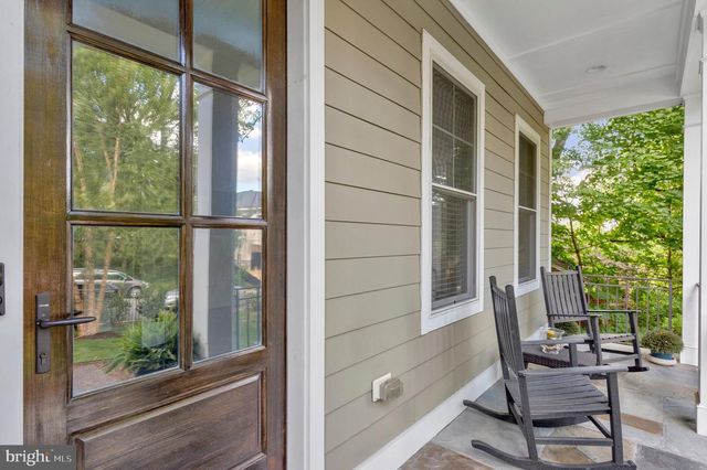 1712 EAST AVE, Mclean, VA 22101