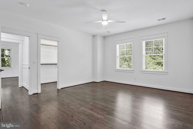 1712 EAST AVE, Mclean, VA 22101