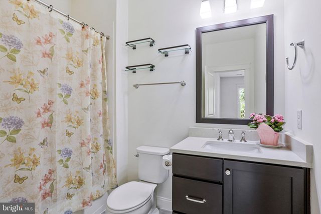 1712 EAST AVE, Mclean, VA 22101