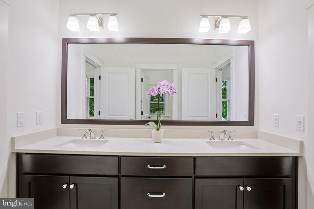 1712 EAST AVE, Mclean, VA 22101