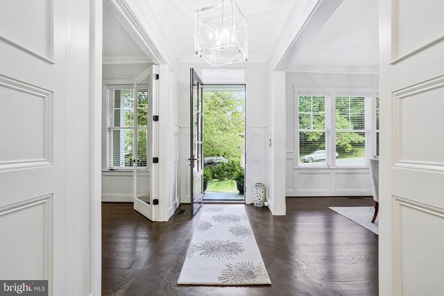 1712 EAST AVE, Mclean, VA 22101